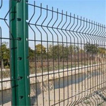 桃型柱围栏与三角折弯护栏 选购指南与解决方案
