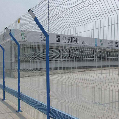 批发桃型柱三角折弯护栏网 工业防护与园艺美学的完美结合